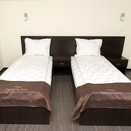 Hotel Dusan si Fiul Resita Nord Bagian luar foto